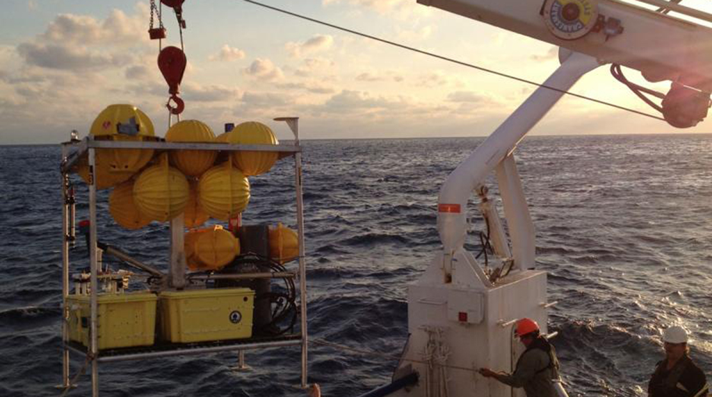 ECOGIG's first research cruise places long-term monitoring equipment on the seafloor